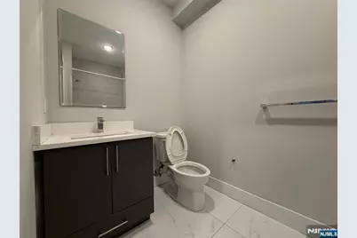 1685 Bergen Boulevard 604 #604, Fort Lee, NJ 07024 - Photo 11