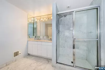 900 Palisade 18N #18N, Fort Lee, NJ 07024 - Photo 17