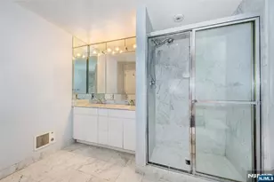 900 Palisade 18N, Fort Lee, NJ 07024 - Photo 17