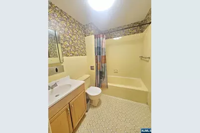 20 N Farview Avenue C #C, Paramus, NJ 07652 - Photo 9