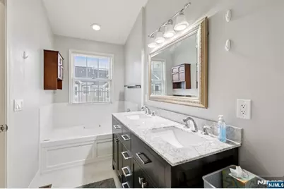 273 Roslyn Court, West New York, NJ 07093 - Photo 19