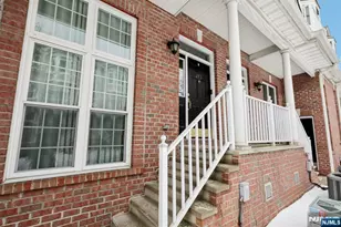 273 Roslyn Ct, West New York, NJ 07093 - Photo 3