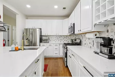 273 Roslyn Court, West New York, NJ 07093 - Photo 13