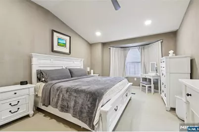 273 Roslyn Court, West New York, NJ 07093 - Photo 17