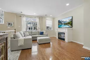 273 Roslyn Ct, West New York, NJ 07093 - Photo 1