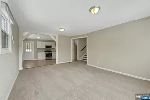 8 Iroquois Ave, Oakland, NJ 07436 - Photo 7