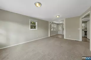 8 Iroquois Ave, Oakland, NJ 07436 - Photo 5