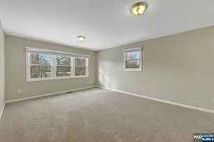 8 Iroquois Ave, Oakland, NJ 07436 - Photo 5