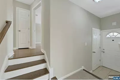 8 Iroquois Avenue, Oakland, NJ 07436 - Photo 17