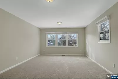 8 Iroquois Avenue, Oakland, NJ 07436 - Photo 13