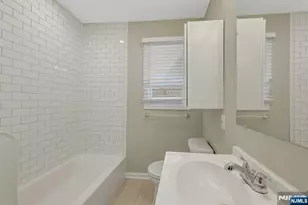 8 Iroquois Ave, Oakland, NJ 07436 - Photo 23