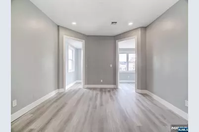 20 W 49th Street 2 #2, Bayonne, NJ 07002 - Photo 5