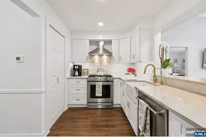 19 Linwood Avenue, Midland Park, NJ 07432 - Photo 9