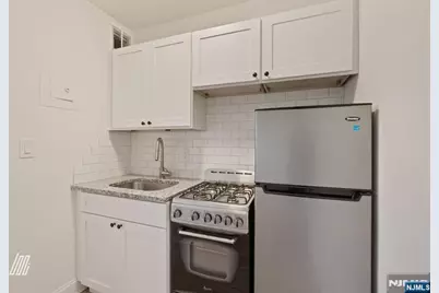 2160 Center Avenue 4U #4U, Fort Lee, NJ 07024 - Photo 5