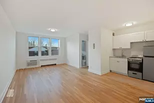 2160 Center Ave 4U, Fort Lee, NJ 07024 - Photo 3