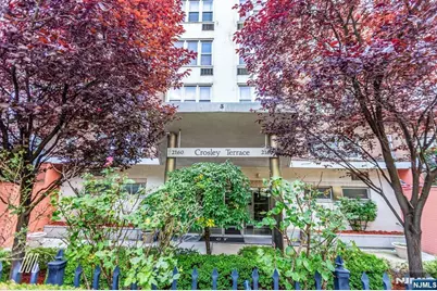 2160 Center Avenue 4U #4U, Fort Lee, NJ 07024 - Photo 1