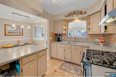 258 Ross Avenue, Hackensack, NJ 07601 - Photo 13