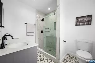 725 4th St, Secaucus, NJ 07094 - Photo 19