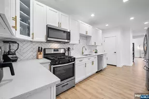 725 4th St, Secaucus, NJ 07094 - Photo 9