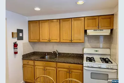 2205D Center Avenue D #D, Fort Lee, NJ 07024 - Photo 15