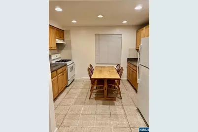 2205D Center Avenue D #D, Fort Lee, NJ 07024 - Photo 19