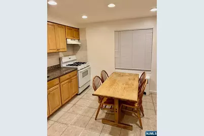 2205D Center Avenue D #D, Fort Lee, NJ 07024 - Photo 21