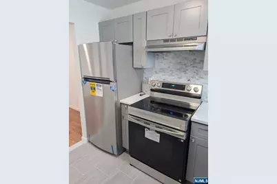 205 Bergen Turnpike 2E #2E, Ridgefield Park, NJ 07066 - Photo 3