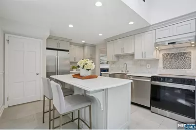 12 Meadowbrook Road, Millburn, NJ 07078 - Photo 11