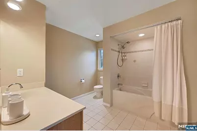 288 Schley Place, Teaneck Township, NJ 07666 - Photo 11