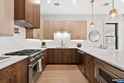 146 Sherman Avenue 2 #2, Jersey City, NJ 07307 - Photo 13