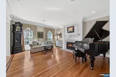 70 Hummingbird Court, Wyckoff Township, NJ 07481 - Photo 9