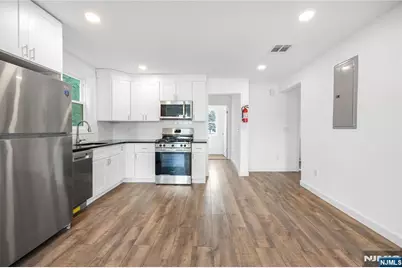 99 Van Winkle Avenue 2 #2, Clifton, NJ 07011 - Photo 9