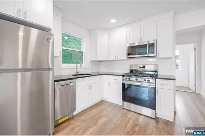 99 Van Winkle Avenue 2 #2, Clifton, NJ 07011 - Photo 5
