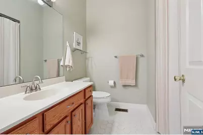 273 Roslyn Court 273 #273, West New York, NJ 07093 - Photo 29
