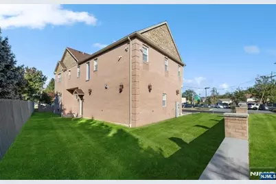 7 Bailey Avenue 1 #1, Bloomingdale, NJ 07403 - Photo 3