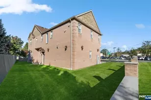 7 Bailey Ave 1, Bloomingdale, NJ 07403 - Photo 3