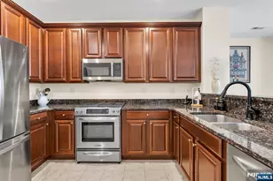 17 Jasmine Ln 1109, Garfield, NJ 07026 - Photo 9