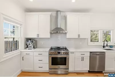 403 Lawnridge Road, Orange, NJ 07050 - Photo 15