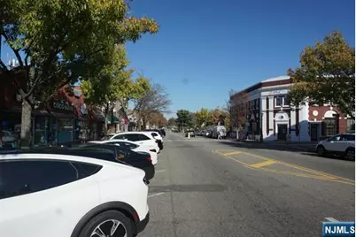 328 Broad Avenue, Leonia, NJ 07605 - Photo 11