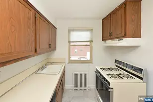 50 S 1st Street 3A, Bergenfield, NJ 07621 - Photo 9
