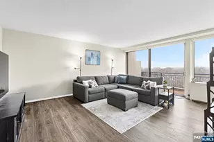 1 Horizon Road 806, Fort Lee, NJ 07024 - Photo 3