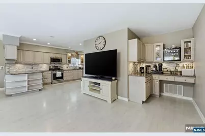 11 Thiem Avenue, Rochelle Park Township, NJ 07662 - Photo 15