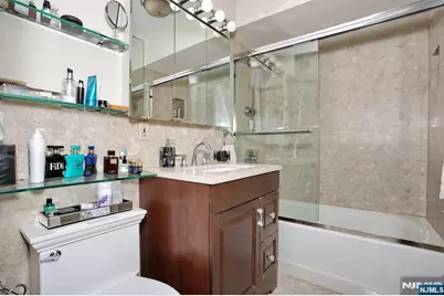 160 Overlook Avenue 4C #4C, Hackensack, NJ 07601 - Photo 33