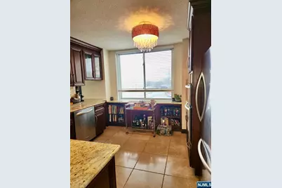 160 Overlook Avenue 4C #4C, Hackensack, NJ 07601 - Photo 7