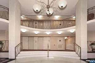 160 Overlook Ave 4C, Hackensack, NJ 07601 - Photo 5