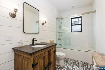 11 Upper Mountain Avenue, Montclair, NJ 07042 - Photo 15