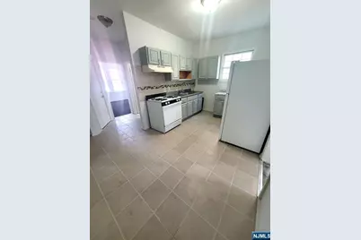 54-56 Lindsley Place 1R #1R, East Orange, NJ 07018 - Photo 7