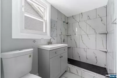 542 3rd Avenue 2 #2, Lyndhurst Township, NJ 07071 - Photo 9