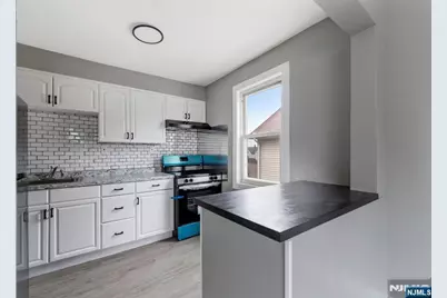 542 3rd Avenue 2 #2, Lyndhurst Township, NJ 07071 - Photo 17