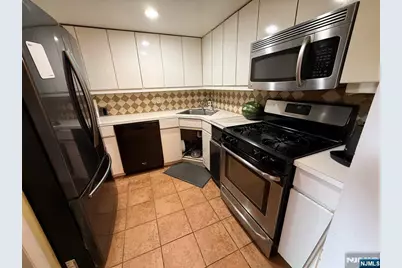 1018 Palisade, Fort Lee, NJ 07024 - Photo 9